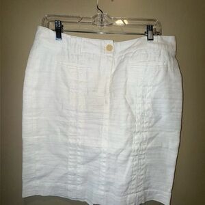 Jones New York White Smocked Pencil Skirt. Size 10 cotton with pockets.